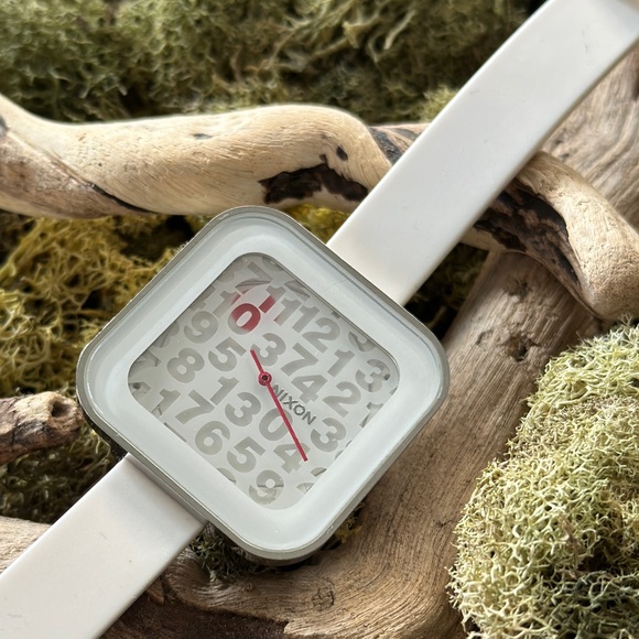 Nixon watch: The Rocio in white - Picture 3 of 5